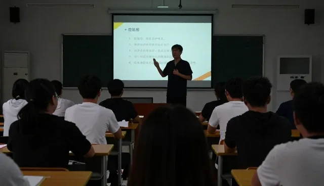 师资培训课程如何通过系统优化提升教学效果